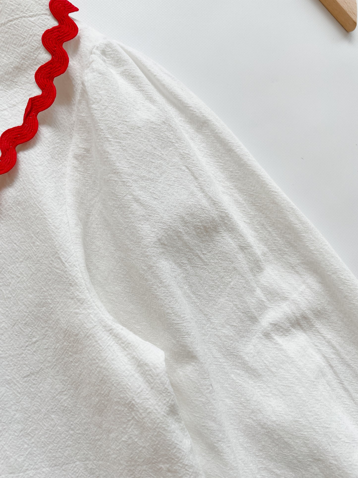 +FISH&KIDS+ BASIC BLOUSE WITH RED RIBBON