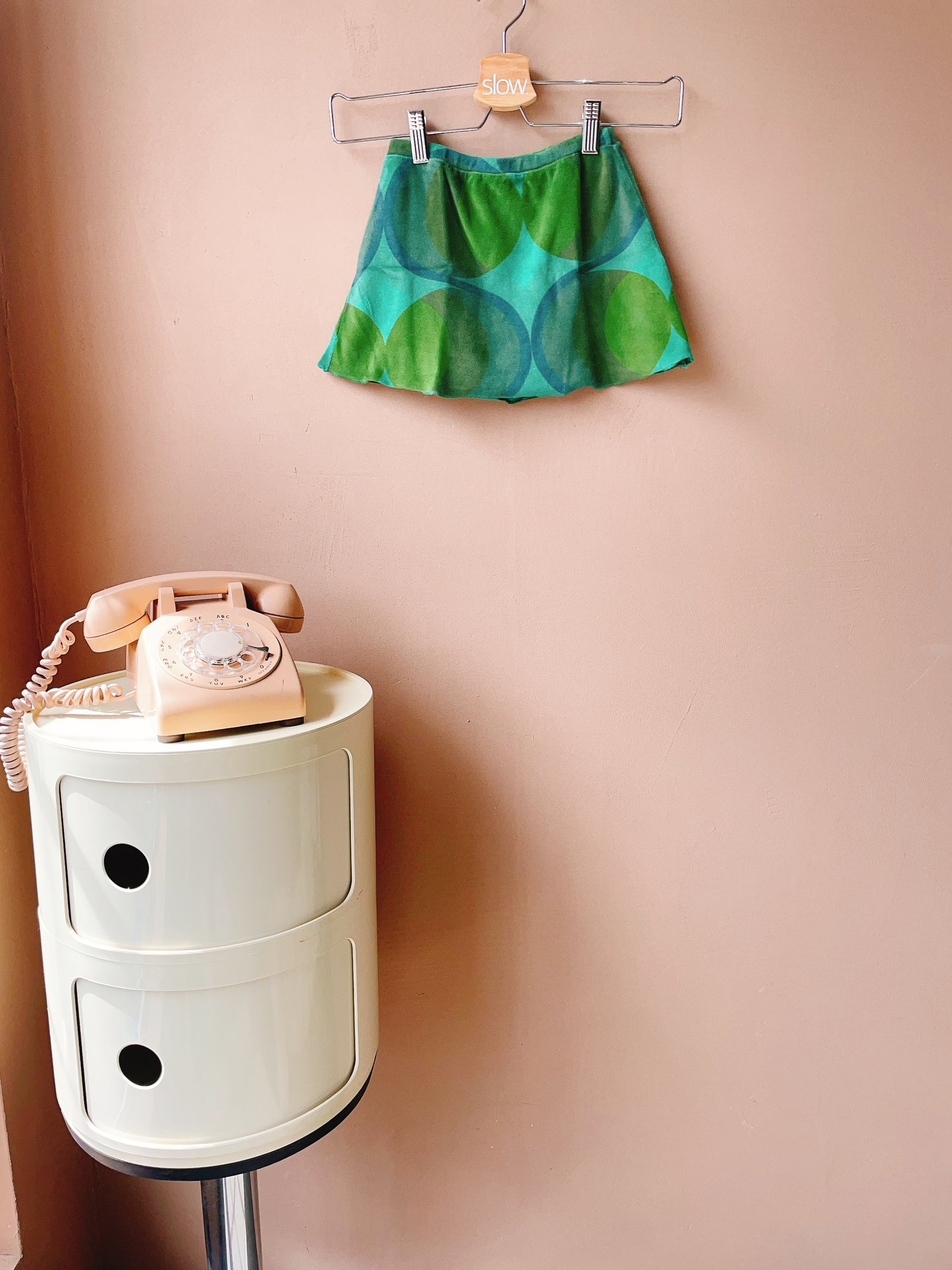 +LONGLIVETHEQUEEN+ velvet skirt | retro print