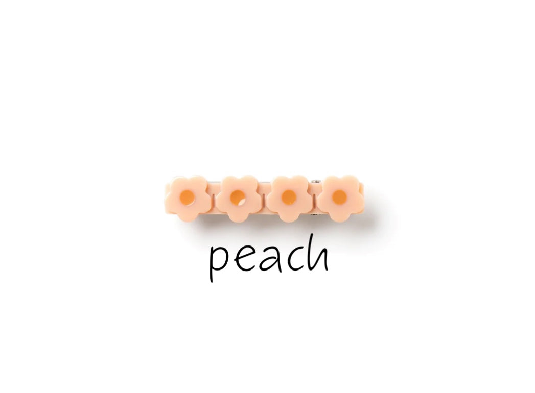 +Wunderkin Co.+ Flower hair clip | peach