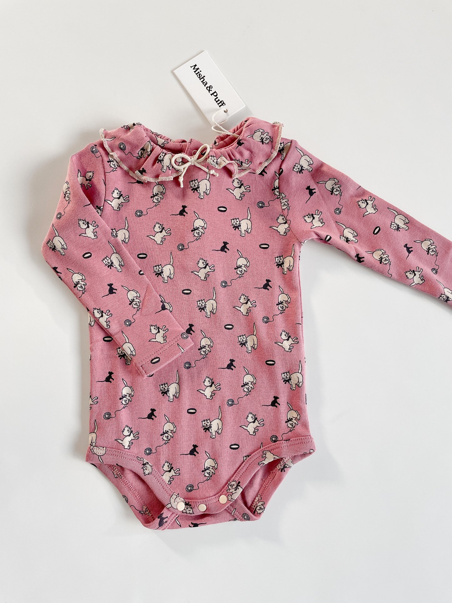 +Misha&Puff+ Baby Pattie Onesie - Antique Rose Cat & Mouse