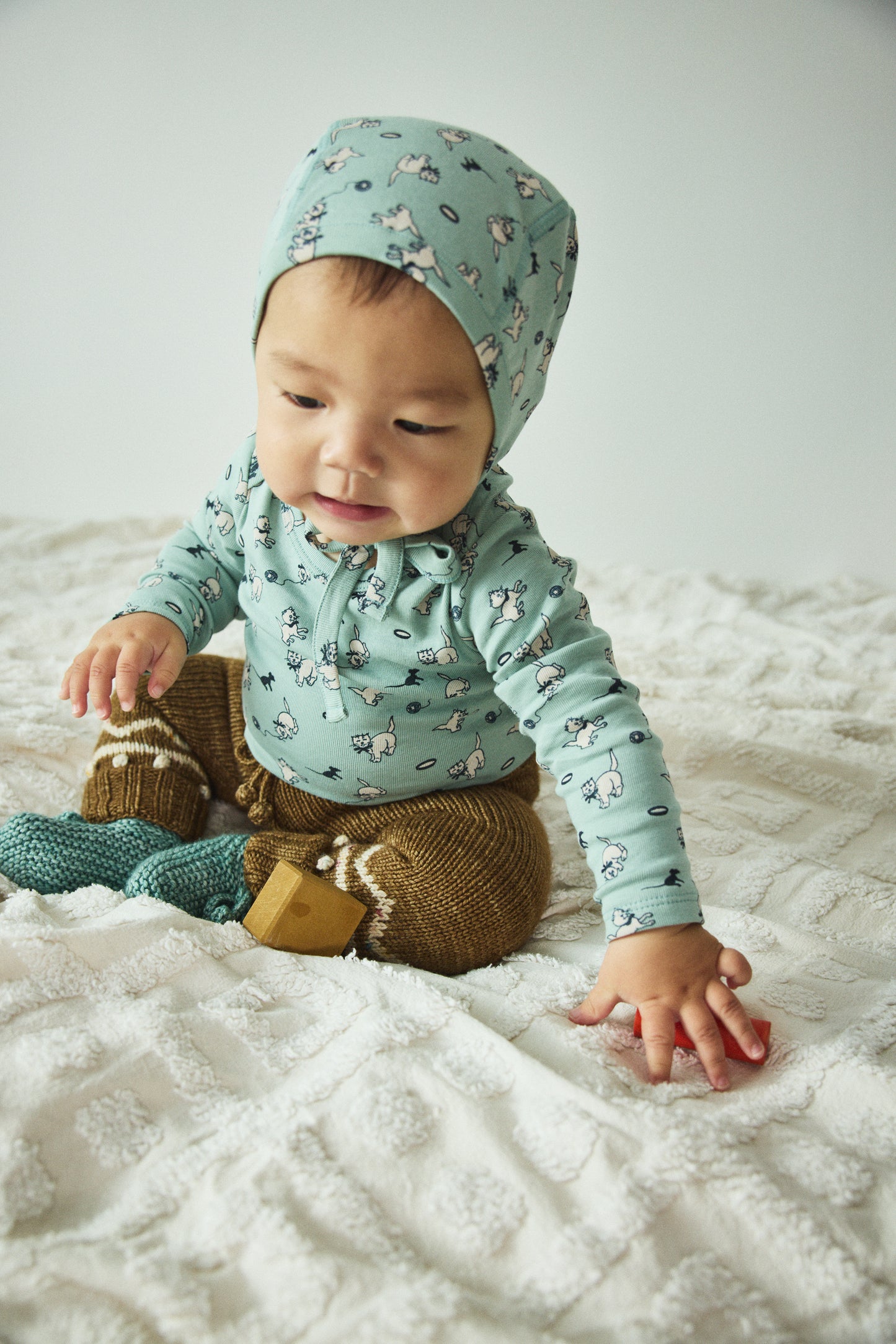 +Misha&Puff+ Baby Pima Bonnet - Sage Cat & Mouse