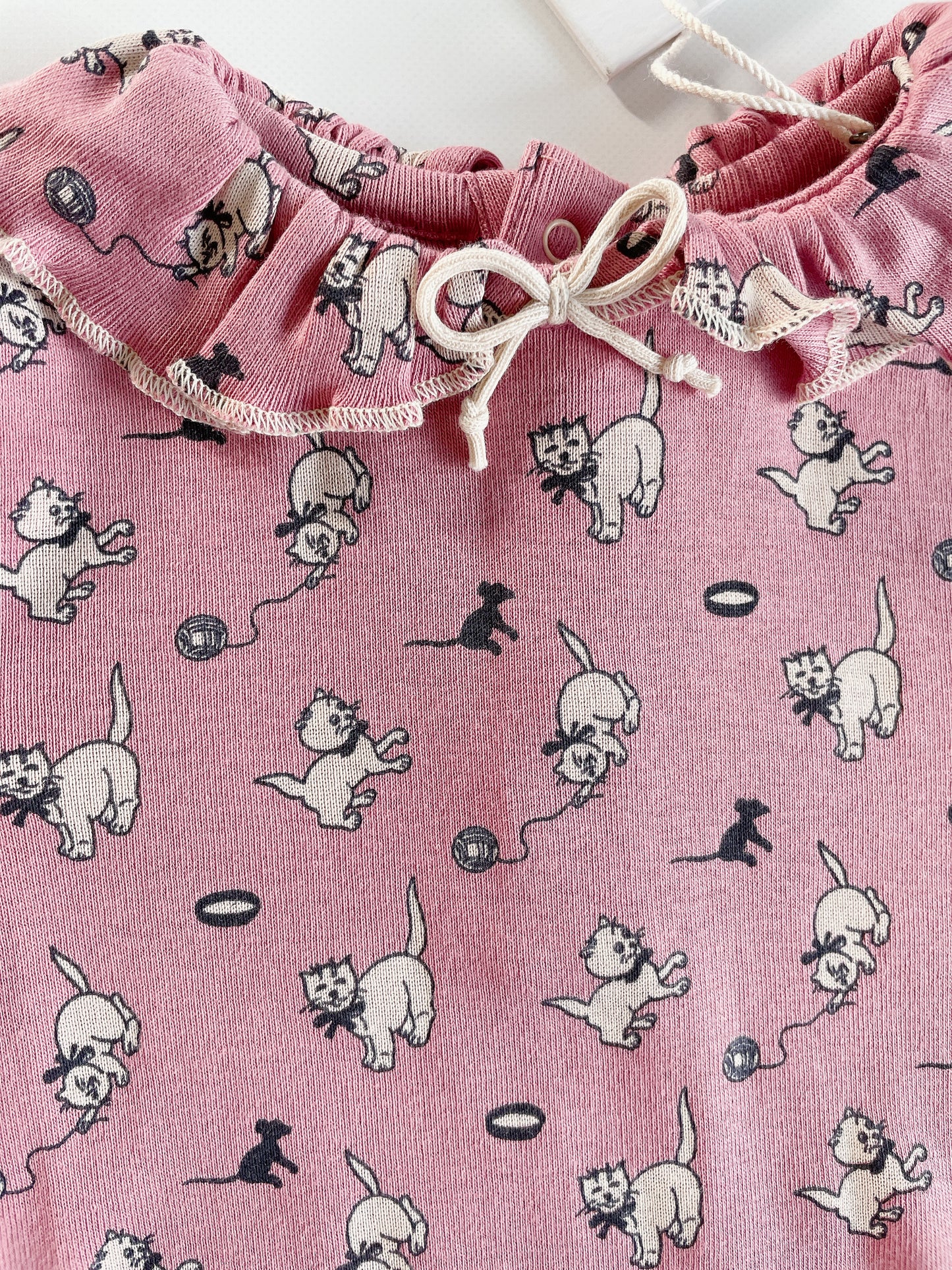 +Misha&Puff+ Baby Pattie Onesie - Antique Rose Cat & Mouse